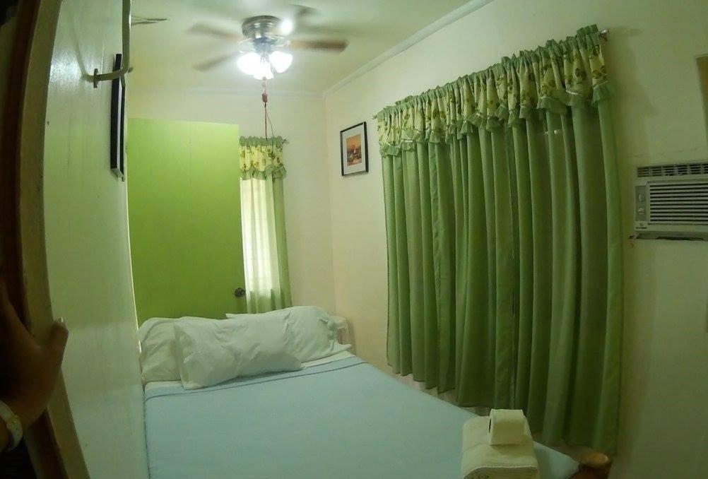 Cronin Residence Resort Oslob Esterno foto