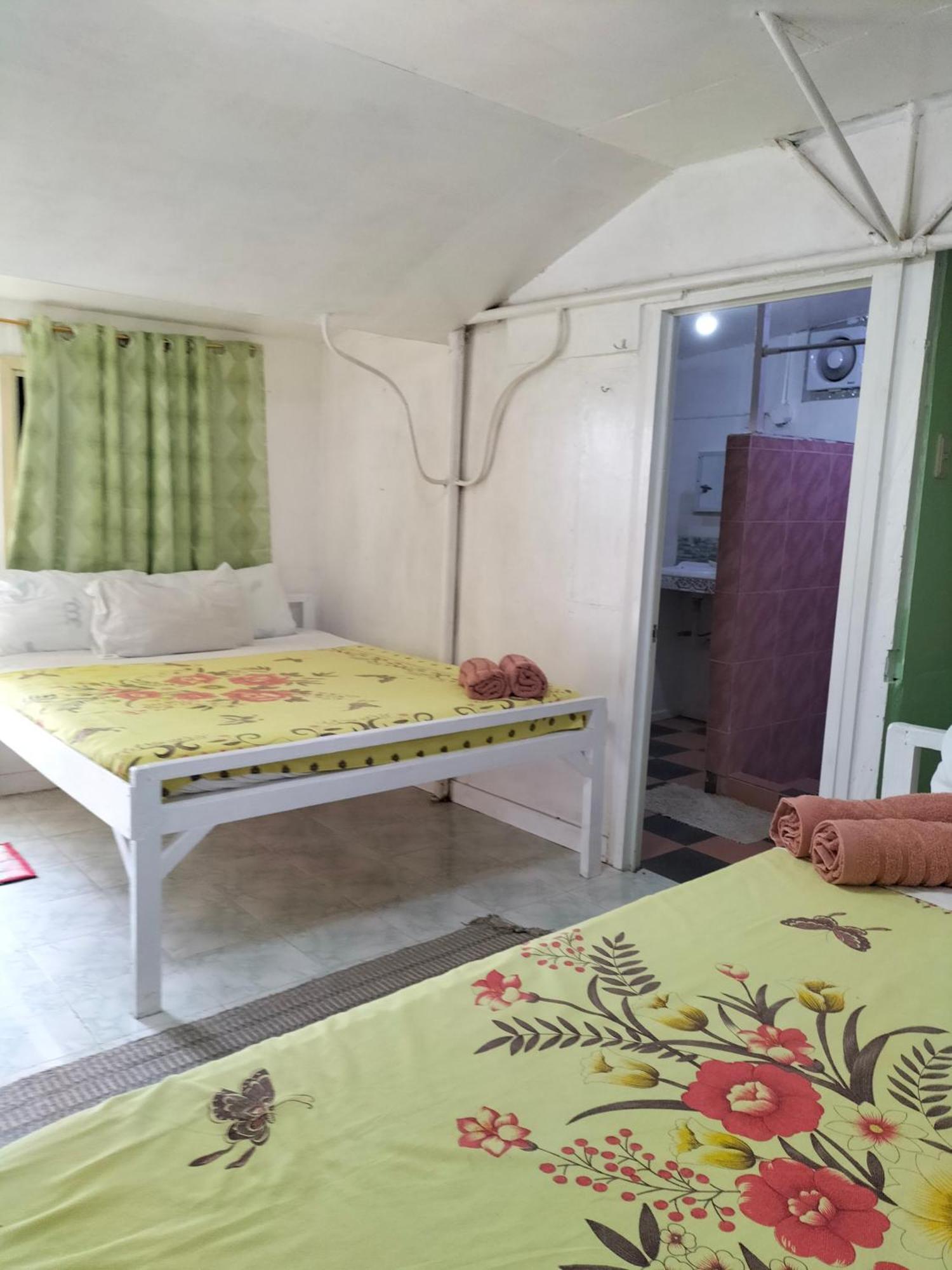 Cronin Residence Resort Oslob Esterno foto