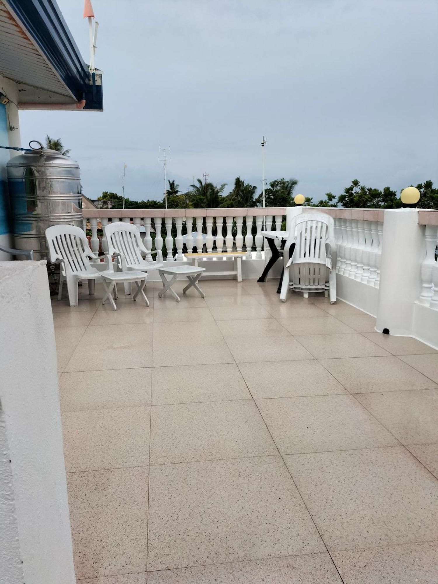 Cronin Residence Resort Oslob Esterno foto